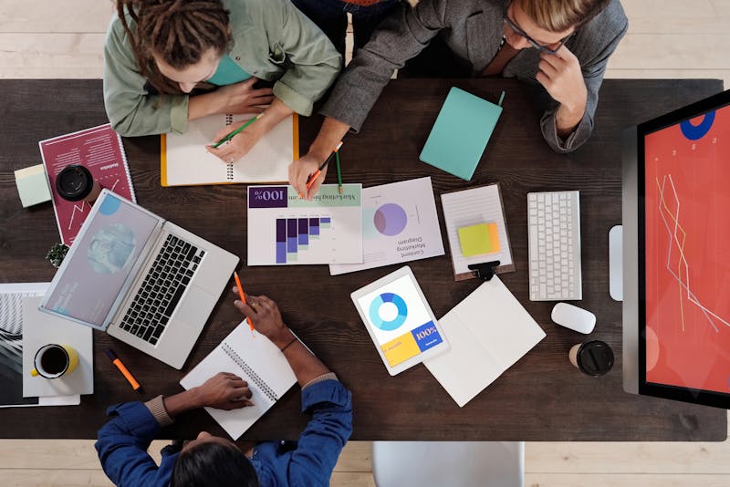 Marketer using AI-powered content creation and marketing automation tools