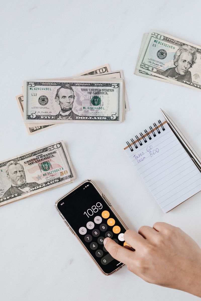 Contactless payment technology showing the evolution of digital commerce