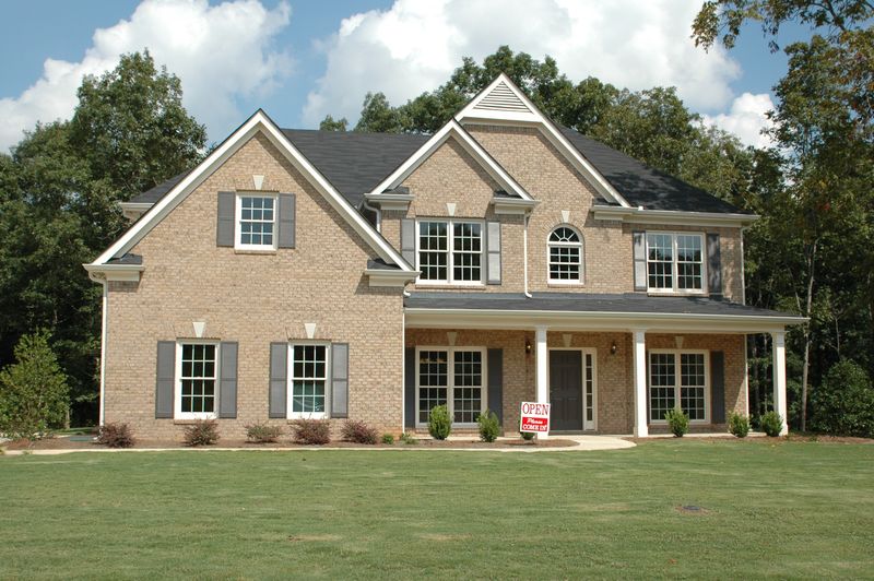 Fractional real estate investment platform showing tokenized property ownership