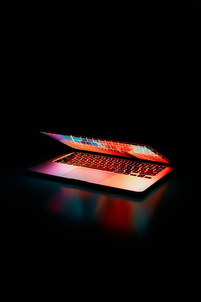 Comparison between dual monitor setup and ultrawide monitor showing productivity workspace advantages